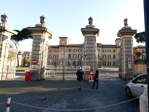 Sos farmaci negli ospedali romani. E i kit per i test del Covid-19 non bastano