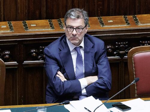 Extraprofitti, dibattito surreale: perché è pericoloso ricorrere all’idea di una “tassa retroattiva”