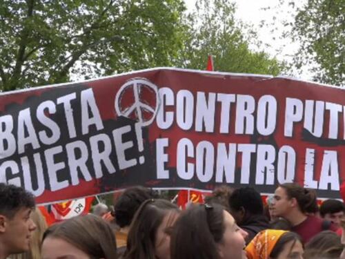 Anti-americana e nostalgica dell'Urss, Maria Giovanna Maglie fa a pezzi l'Anpi. A Roma striscione anti-Nato per il 25 aprile