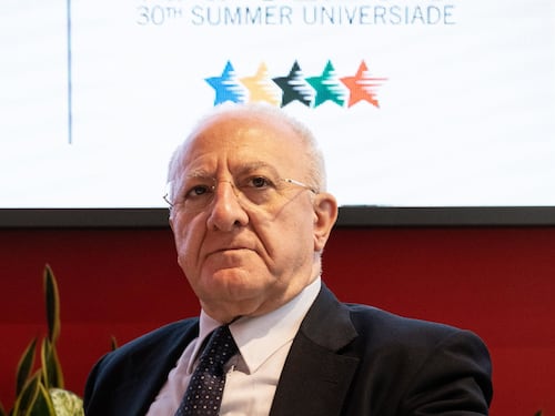 De Luca frena: in queste condizioni la scuola non può aprire