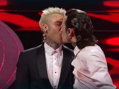 Rosa Chemical e il bacio con Fedez: "Preparato a tavolino, Ferragni non lo sapeva"