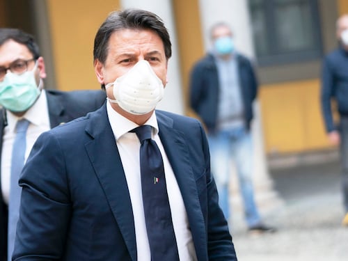 Coronavirus, Conte chiede scusa agli italiani: in troppi non hanno ancora ricevuto aiuti
