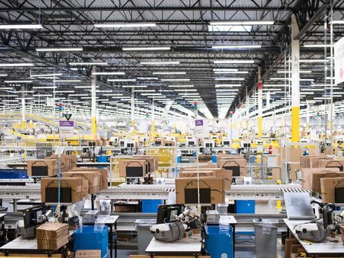 Amazon alza gli stipendi negli Usa