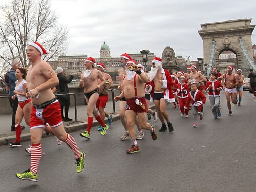 Di corsa in mutande per il Natale solidale