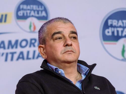 Armi a scuola, Giovanbattista Fazzolari a valanga contro la sinistra