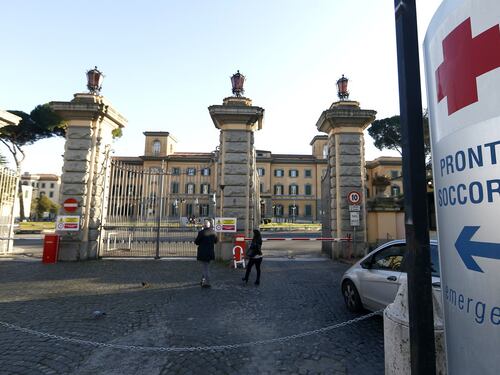 Pronto soccorso da incubo. Al San Camillo si rischia il contagio