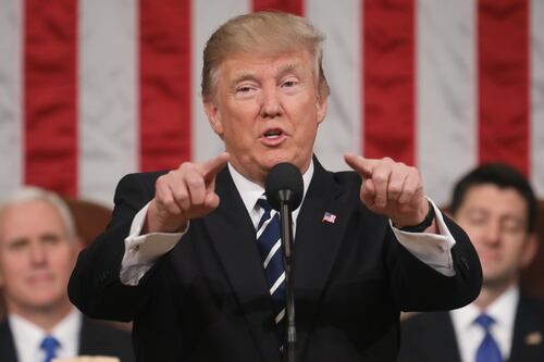 Trump vuole separare madre e figli irregolari