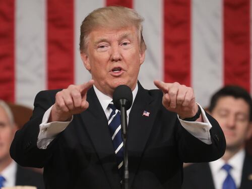 Trump vuole separare madre e figli irregolari