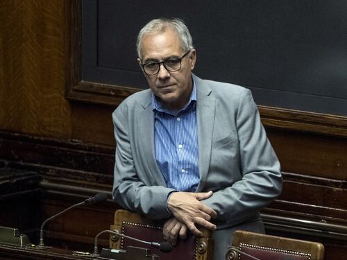 Conte, pure nella maggioranza picchiano duro. Anzaldi: "Dovrebbe dimettersi e tornare a fare il professore"