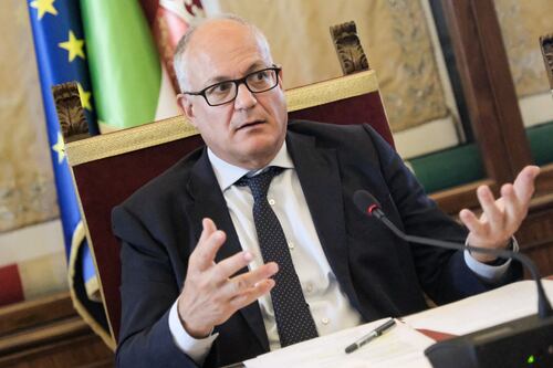 Maggiolina abusiva ma il Comune non sgombera. Ecco l'escamotage