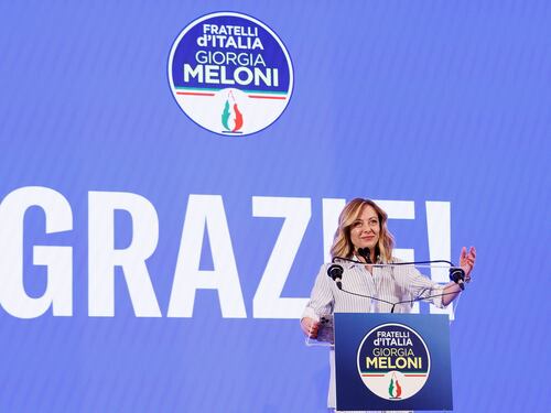 Meloni trascina FdI: "Conferma al governo". E ora cambi l'Europa