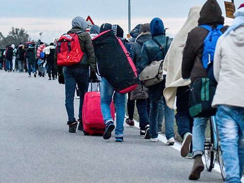Profughi attraversano l'Italia nascosti in un camion