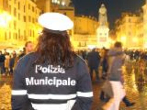 Meno vigili in ufficio Estate sì, ma in regola