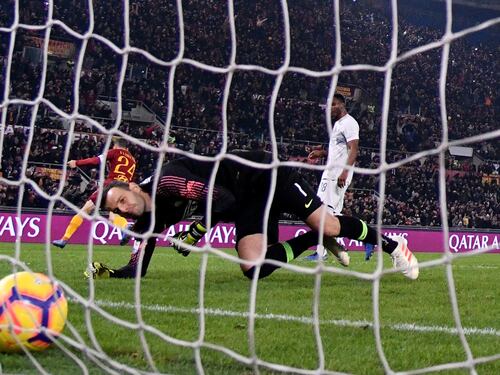 La Roma rimonta due volte. Pari con l'Inter tra Var e polemiche