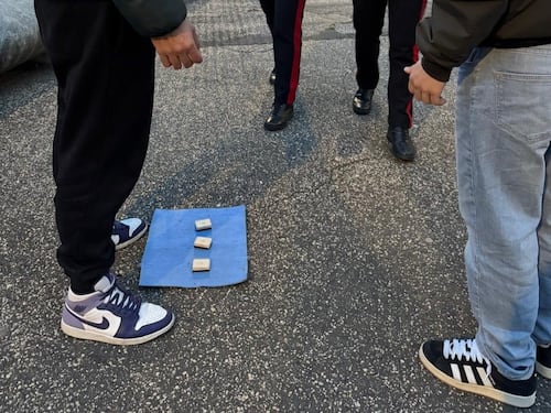 Roma, blitz contro la truffa delle tre campanelle in Centro: 4 denunciati