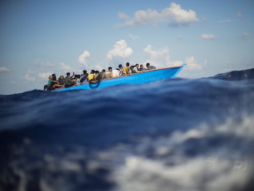 Emergenza migranti, a Lampedusa 1.500 sbarchi in 24 ore