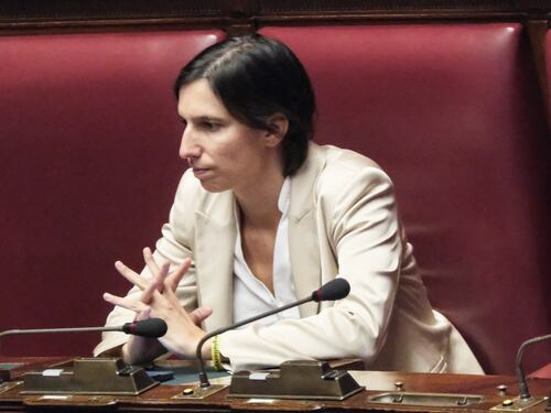 Pd, lo strappo nella sinistra: “Come facciamo a non votare Fitto?”