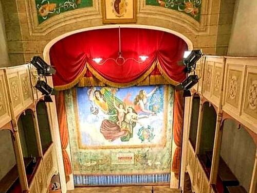 Il teatro più piccolo del mondo è in Italia. Ecco il gioiello in miniatura nel patrimonio del Fai