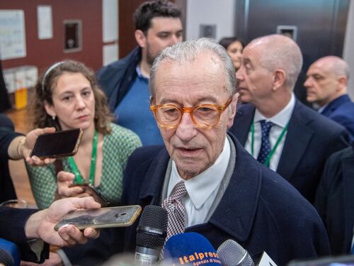 Vittorio Feltri smaschera l'ipocrisia della sinistra: "Pagherò io le spese", l'annuncio