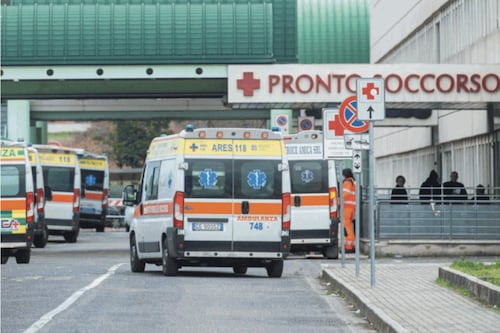Caos sanità, il "blocco barelle" costa 10 mila euro al giorno
