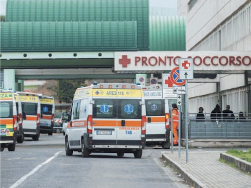 Caos sanità, il "blocco barelle" costa 10 mila euro al giorno