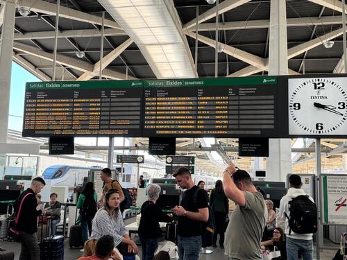 Blackout Spagna, fonti rinnovabili sotto accusa: "Massiccia perdita di potenza"