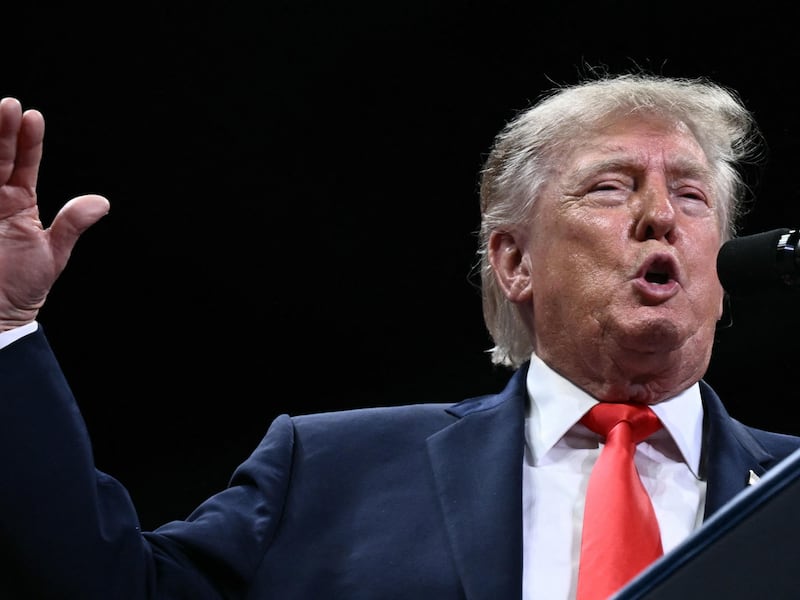 Guerra, Trump e il piano per attaccare l’Iran dopo le midterm. Il Qatar cerca di frenare gli Usa