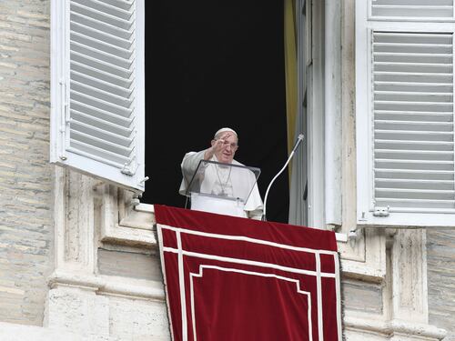 La furia di Papa Francesco per l'oscuramento mediatico: saltano teste nella sala stampa vaticana