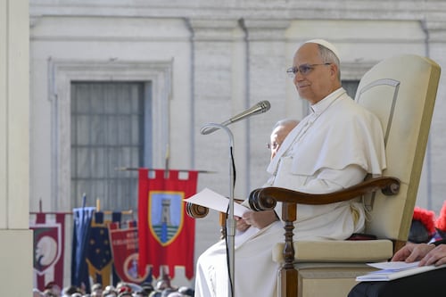 Lavoro, l'appello del Papa: "Deve essere dignitoso, istituzioni creino opportunità"