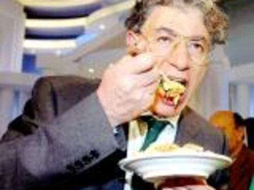Pranzo Bossi-Alemanno Sfida all'ultima forchetta