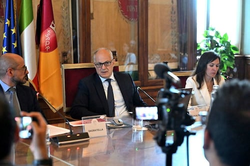 Il sindaco Gualtieri e "Julia", storia di un amore impossibile ai tempi dell'Ai