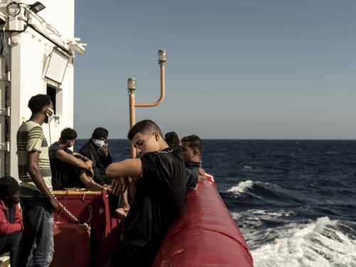 Migranti, la rivolta dell’Italia e dei paesi del Mediterraneo: “Ricollocamenti deludenti”