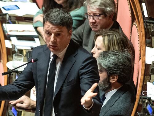 Qualcuno aiuti Matteo Renzi: adesso crede di essere Craxi