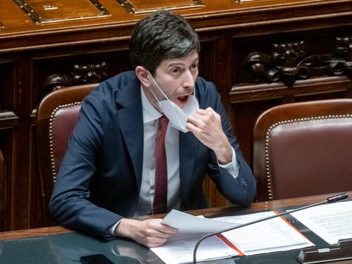 Ci teniamo le mascherine perché Speranza è in campagna elettorale