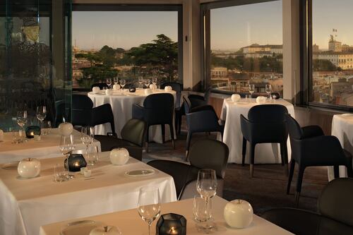A cena con uno sconosciuto? Si fa all'Hotel Eden