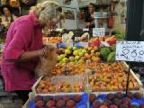 Frutta più cara per l'Istat Ma non nei mercati rionali