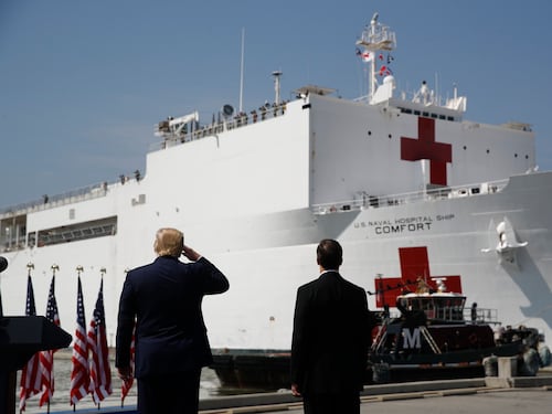 L'America piegata dal coronavirus. Ma Trump non chiude New York