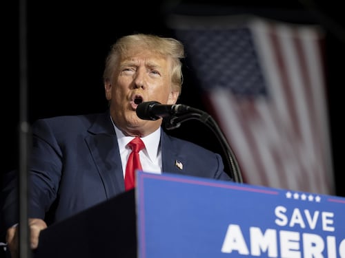 Gli alberghi di Trump fecero pagare tariffe più salate agli 007 Usa