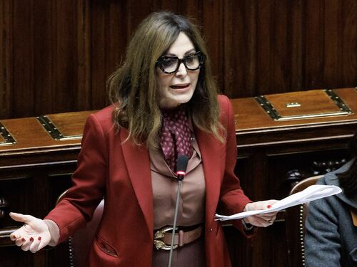 Daniela Santanchè cambia legale, udienza rinviata. FdI: "Se va a giudizio si dimette"
