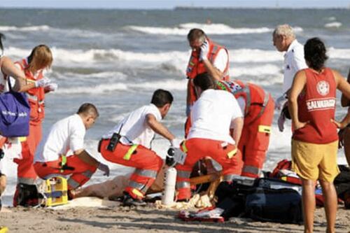 Tragedia a Fano, annega con il figlio di 8 anni