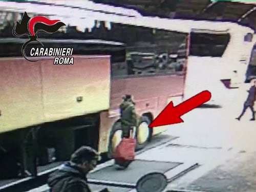 Rubava bagagli ai passeggeri dei bus. Preso ladro seriale
