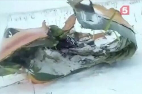Aereo precipita vicino Mosca: 71 morti. Scontro con un elicottero, ma è giallo