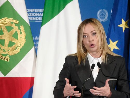 Garante della privacy, Meloni asfalta Schlein: "Ridicolo dire che lo controlliamo. Eletto dal governo giallo-rosso"