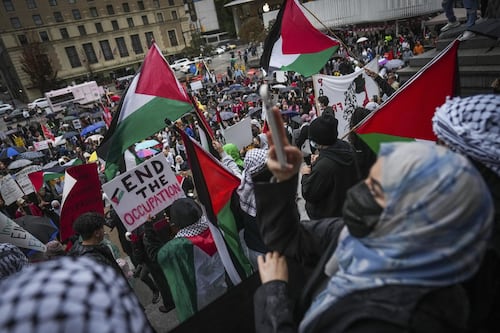 Medio Oriente, le piazze dell'odio: la sinistra estrema manifesta contro Israele