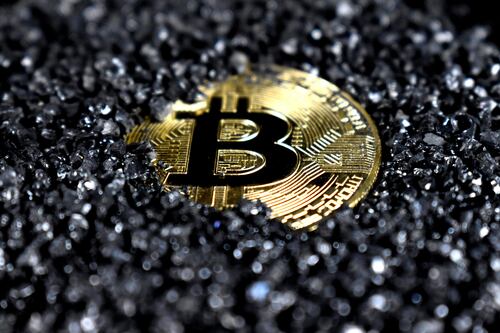 L'Iran dietro il crollo dei Bitcoin: "Guadagnati 1,1 miliardi", così hanno finanziato l'attacco