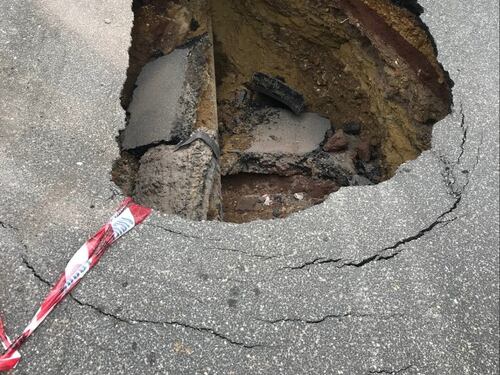Roma, voragine a via Fuggetta: spariti 8 metri cubi di terra