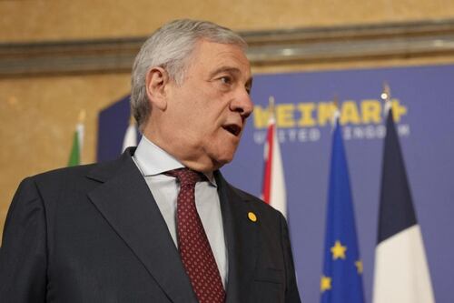 Terzo mandato, Tajani non ha dubbi: "Prevale la legge nazionale. Anche il presidente Usa ne fa due"