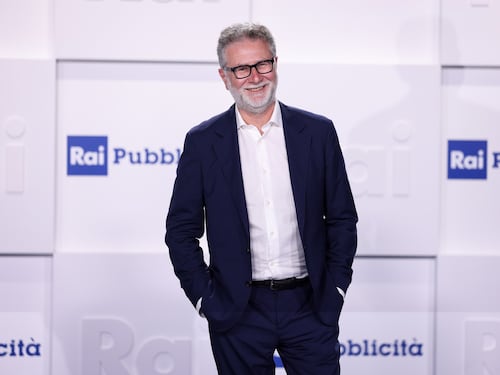 Che tempo che fa, Fazio porta con sé Frassica e Vanoni. Bordata alla Rai sull’addio