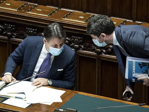 Dpcm anti-Natale, dopo quelle ai ristoranti botte pure agli albergatori. Il caso del ministro Orlando da Lilly Gruber