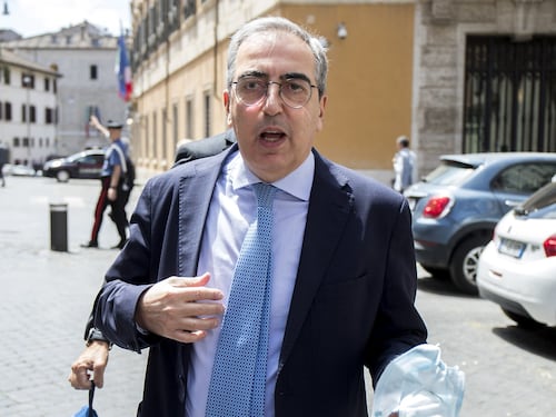 Caso promozioni, Maurizio Gasparri fa a pezzi la Raggi: bocciata su tutto